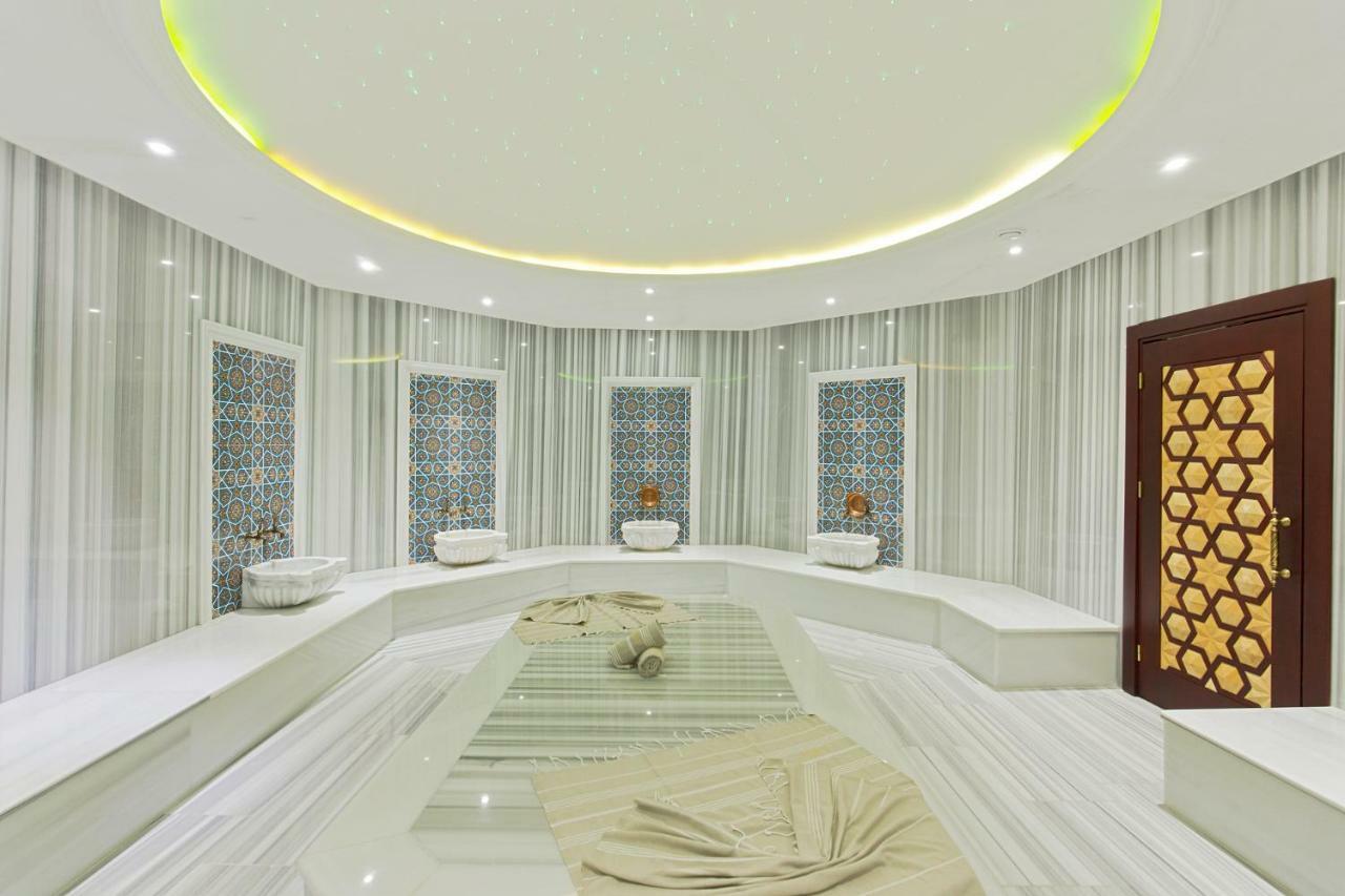 Orbi Beach Tower バトゥーミ エクステリア 写真