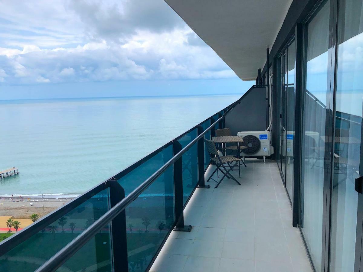 Orbi Beach Tower バトゥーミ エクステリア 写真